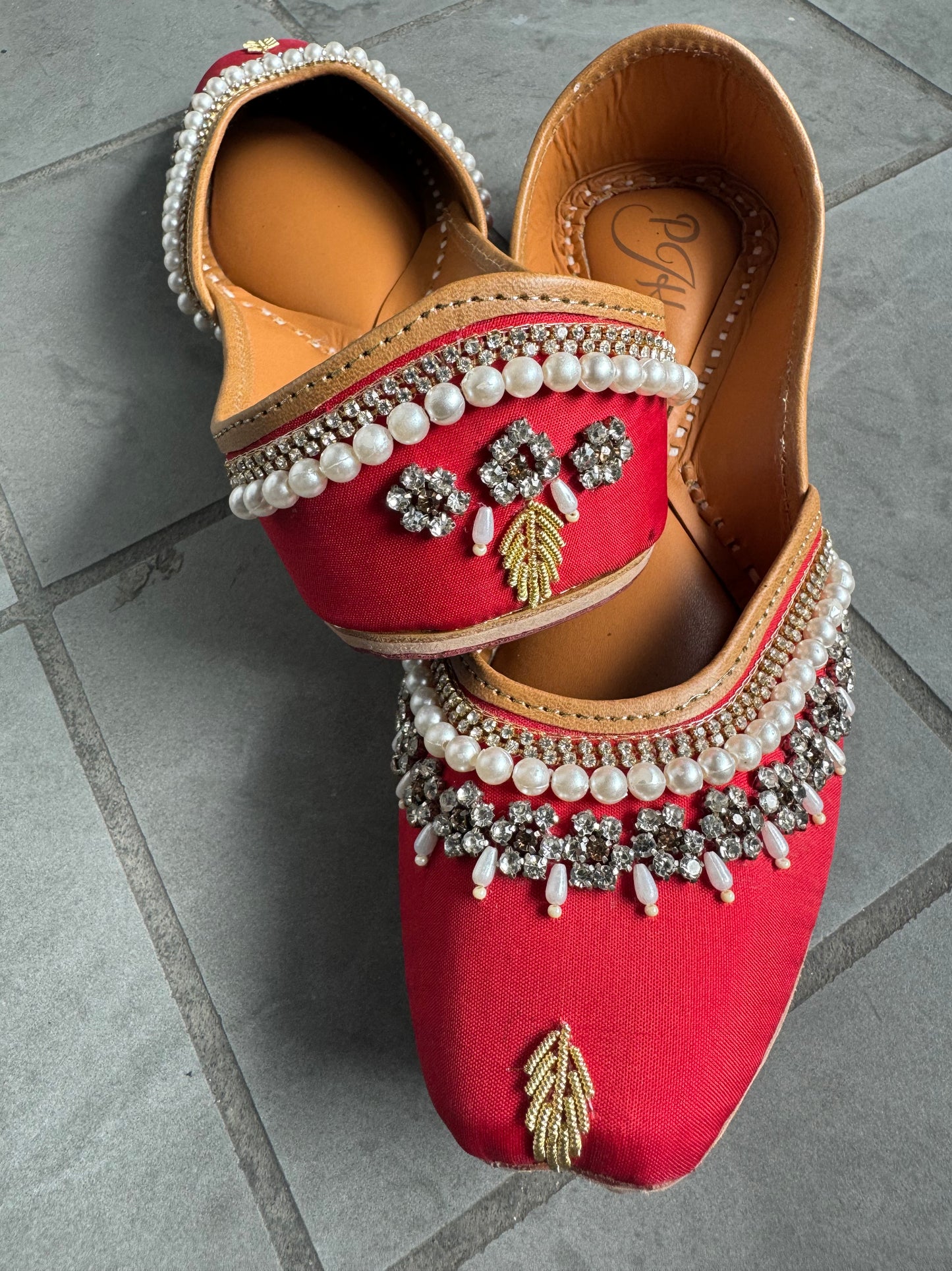 Red Embroidered Jutti